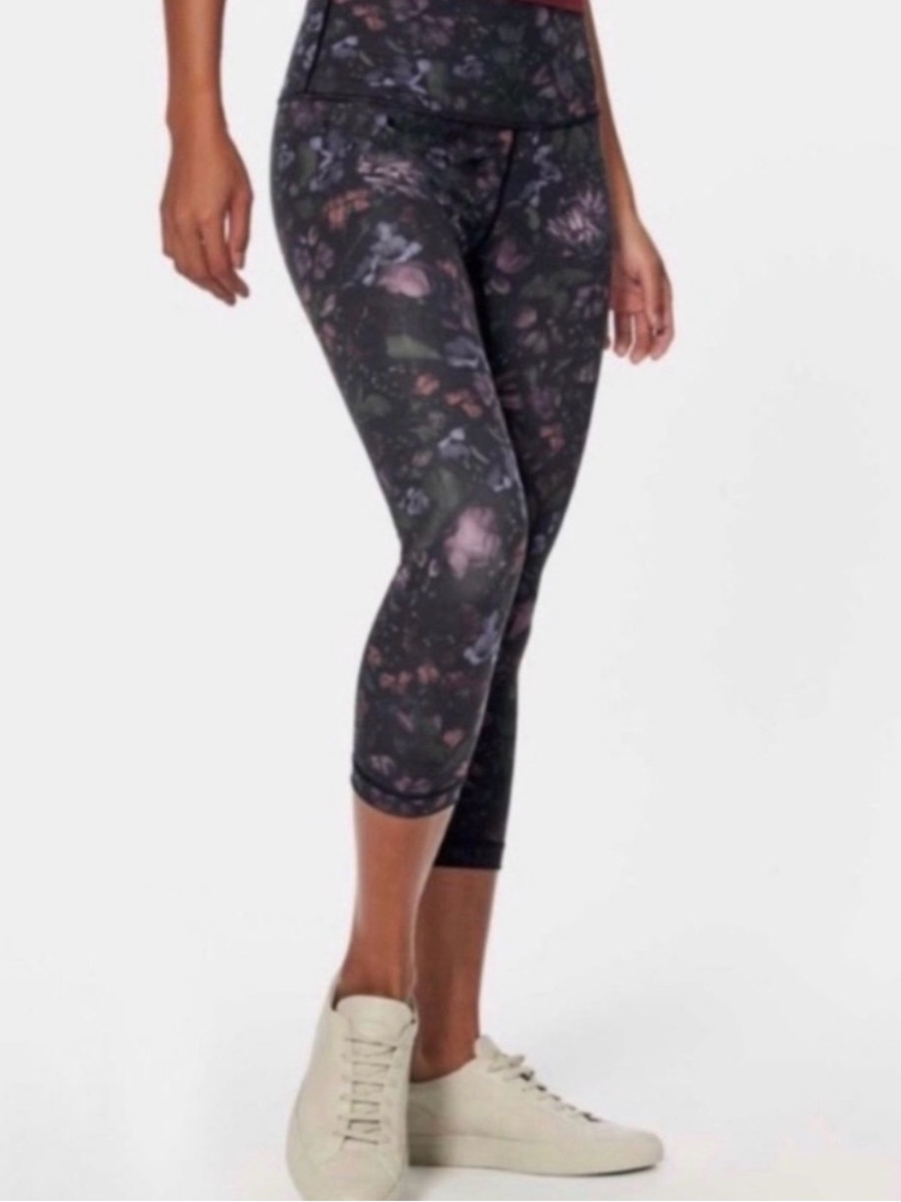 Lululemon wonder under cropped leggings with mesh sides size 4-6